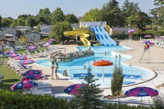 Alexi Alexandra41 Hotel Onzain Buitenkant foto